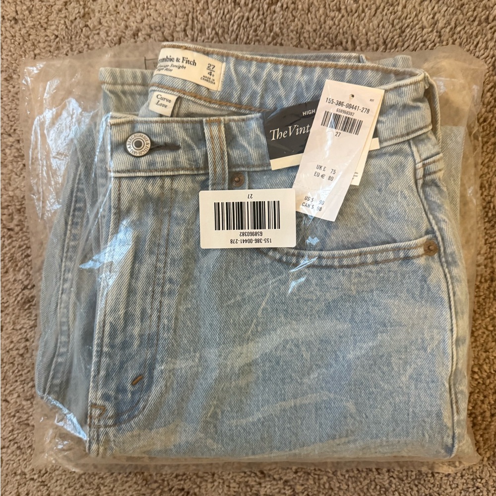 Abercrombie & Fitch Vintage Straight Light Denim Jeans BRAND NEW IN BAG
